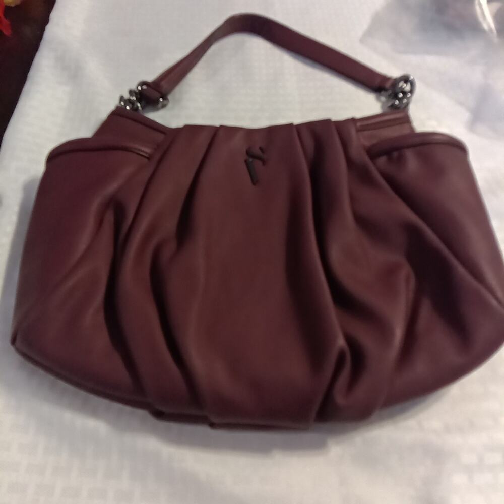 Simply Vera Vera Wang pleated hobo shoulder bag in a maroon or burgundy faux... - Picture 1 of 10